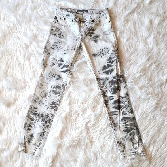 ROCK & REPUBLIC JEANS~NWOT ~🎊HP🎊 - Picture 5 of 8